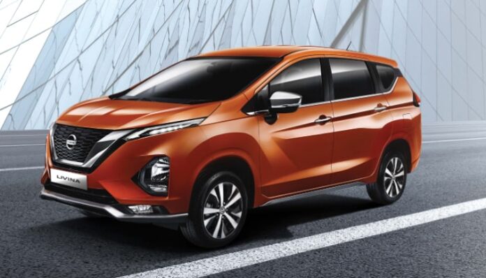 Mobil Nissan Livina