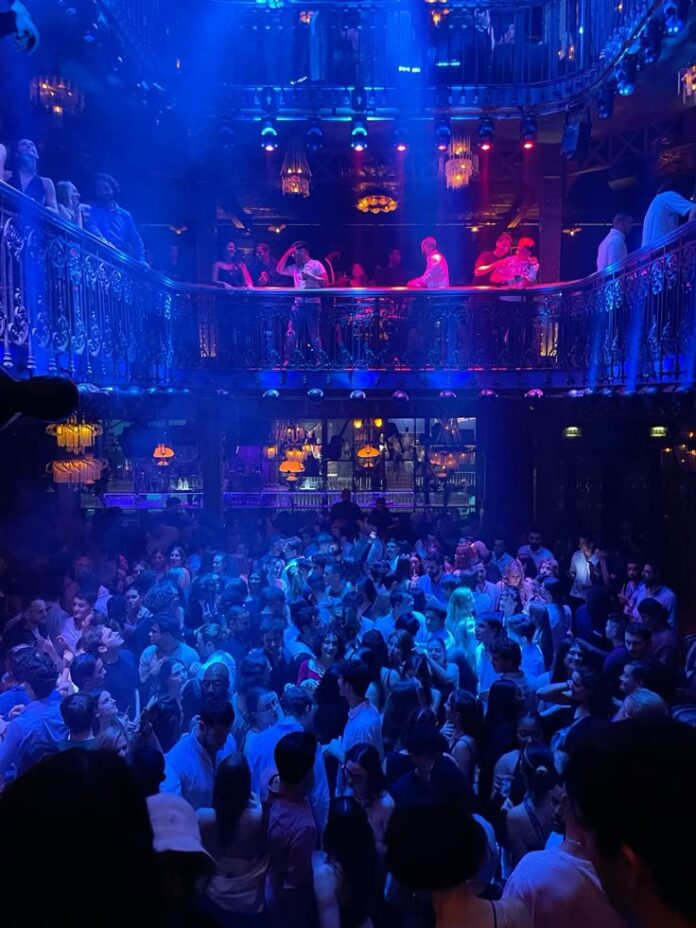 Klub Terkaya di Indonesia: Daftar, Sumber Kekayaan, dan Analisis Finansial Sepak Bola Nasional